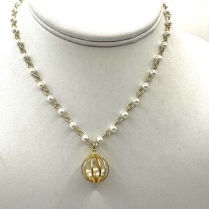 Celebrity vintage  Faux pearl pendant choker necklace